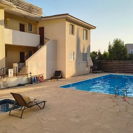 Appartement Mit Meerblick Klorakas